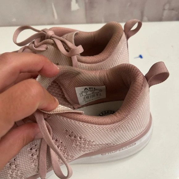 ! APL Techloom Pro Rose White Women’s 10 Sneakers - Picture 2 of 7